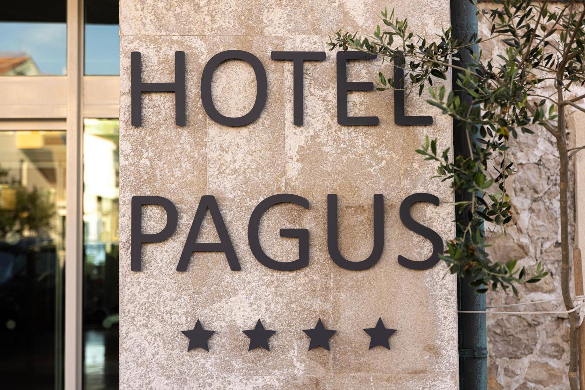 Family Hotel Pagus Pag Town Εξωτερικό φωτογραφία