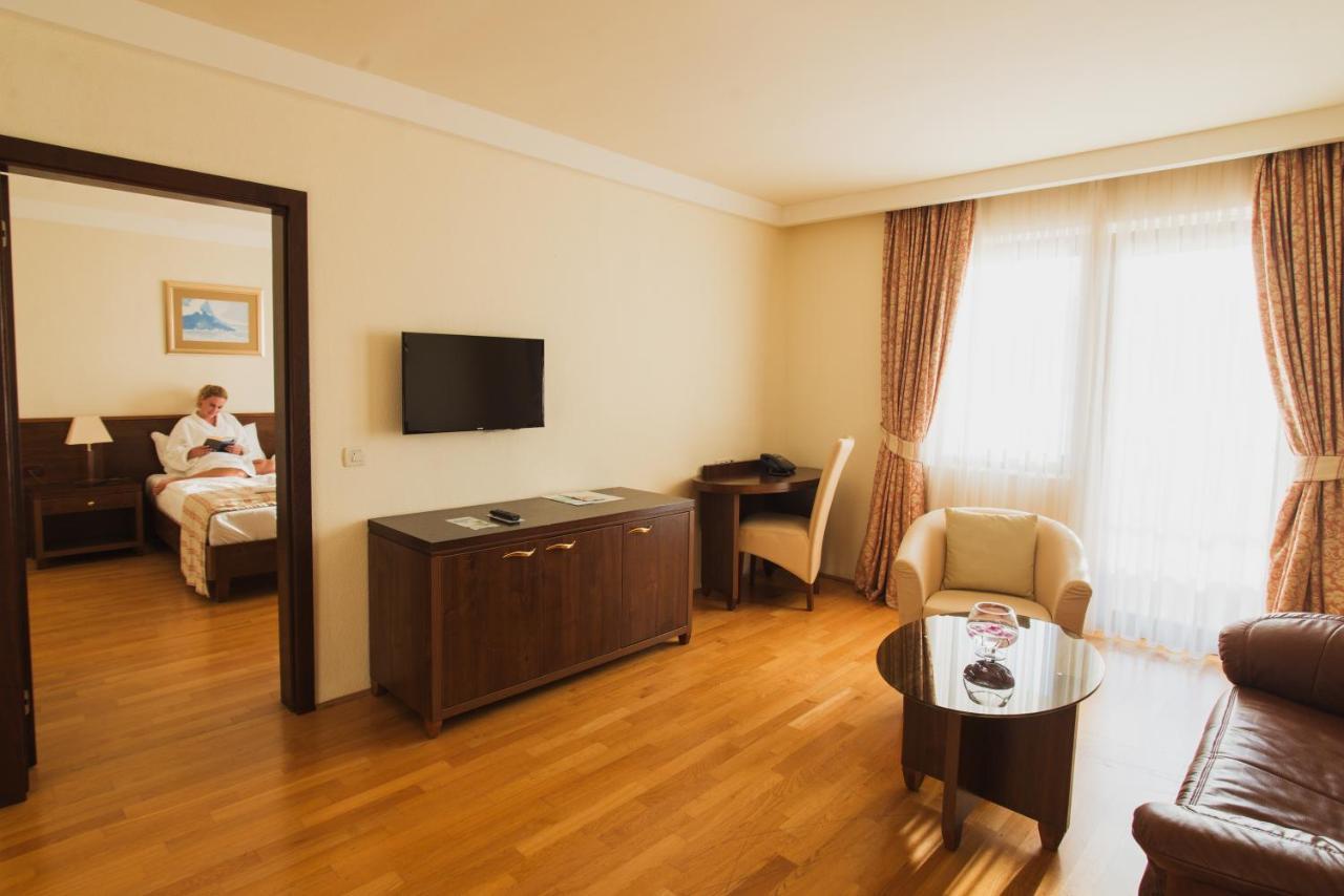 Family Hotel Pagus Pag Town Εξωτερικό φωτογραφία